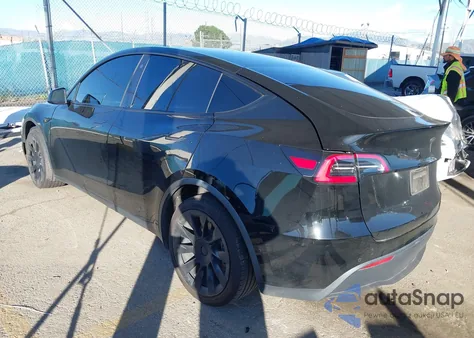 2021 Tesla Model Y Performance Dual Motor All-Wheel Drive/Standard Range Rear-Wheel Drive from USA, damaged, VIN 5YJYGAED5MF135675